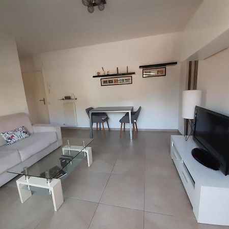 Joli Appartement Entre Menton Et Monaco ロクブリュヌ＝カップ＝マルタン エクステリア 写真