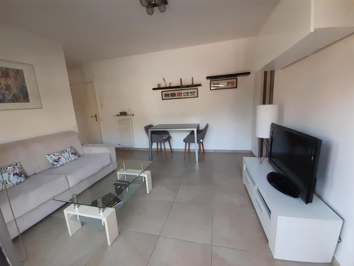 Joli Appartement Entre Menton Et Monaco ロクブリュヌ＝カップ＝マルタン エクステリア 写真